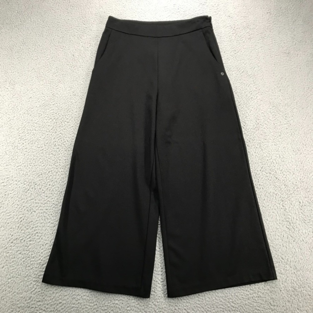 SURKANA‎ Pants Womens Size MEDIUM Black Stretch Wide Leg Cropped 28x23 NEW